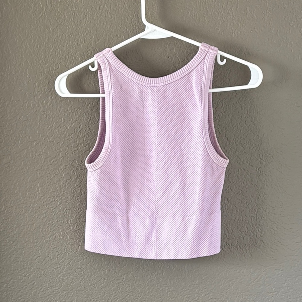 Lavender Ribbed Tank Top - Picture 2 of 3